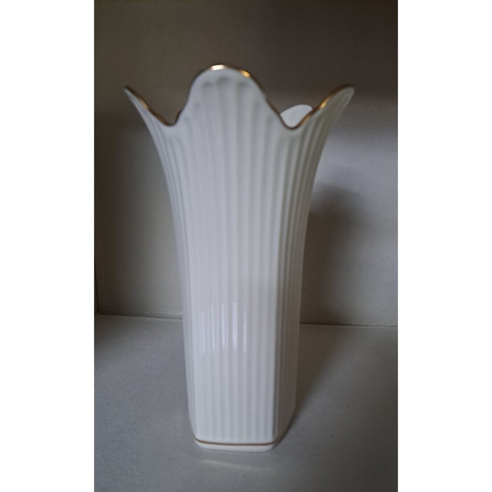 Meridian Collection Lenox Gold Rimed Ribbed Vase 8"